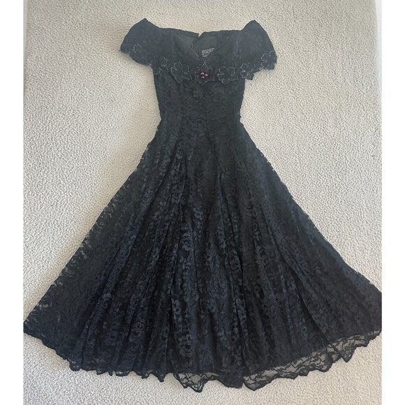 Vintage 80s Lace Gown Boat Neck Off Shoulder Pettiskirt Witchy Goth - Picture 6 of 14